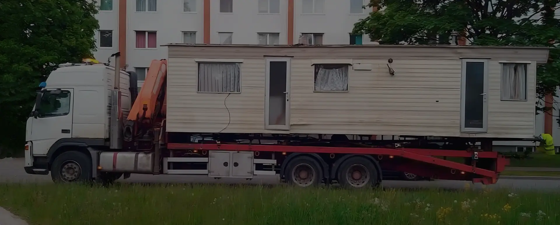 Получить онлайн цены на доставку низким тралом дом вагона в селе Ытык-Кюёль (Дальневосточный округ - Республика Саха - Якутия) на сайте самостоятельно